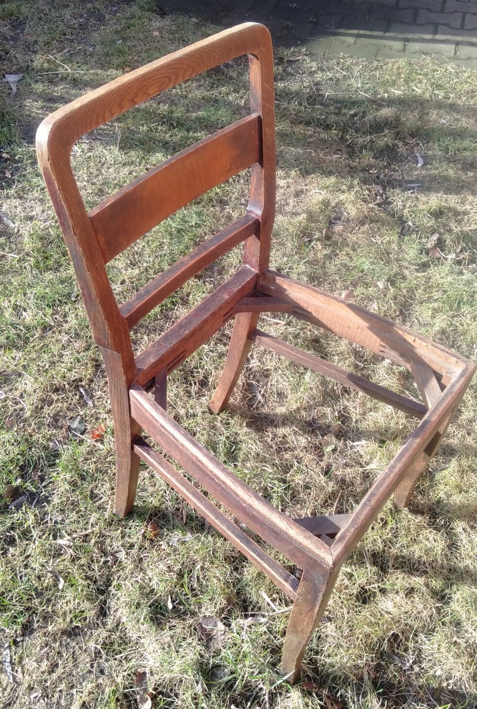 Zabytkowe krzesło drewniane