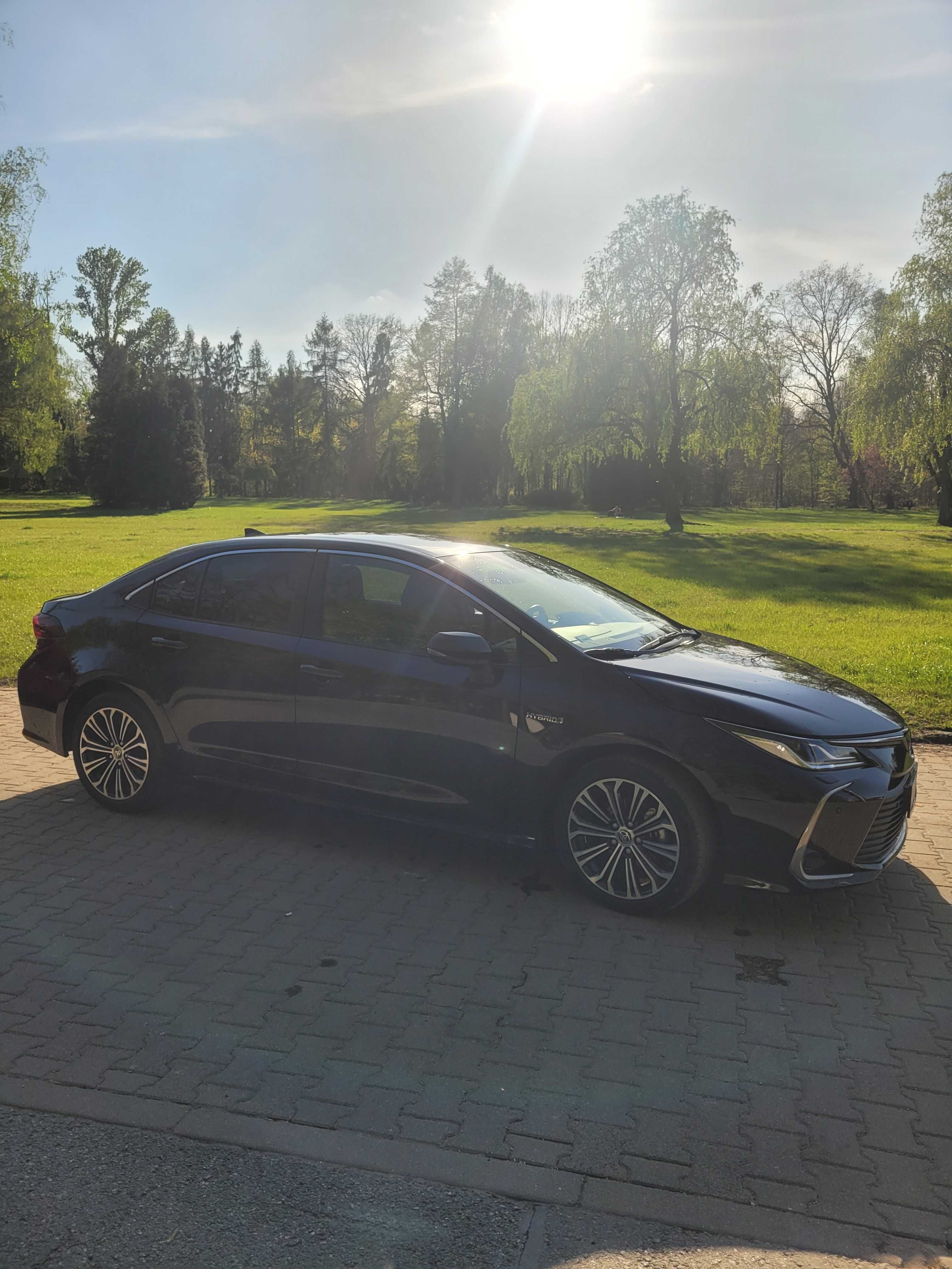 Toyota Corolla 1.8 Hybryda 2021r. 12500 km PL salon