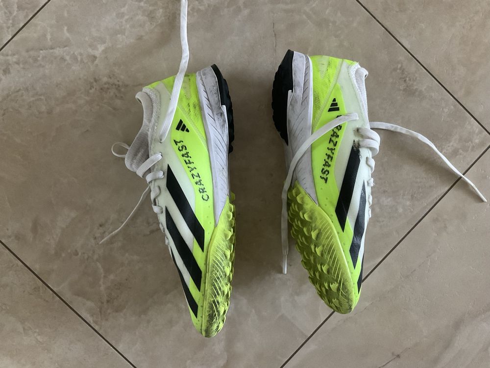 Сороконіжки Adidas 35р