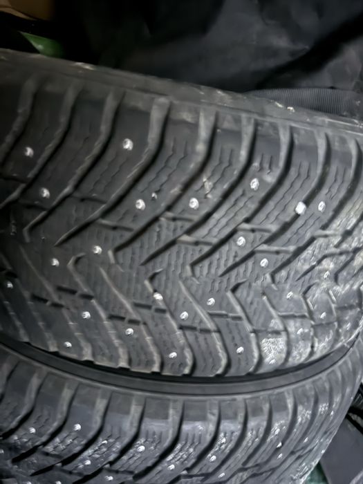 Nokian  khakapelita  275.55.20 шиповка 70%