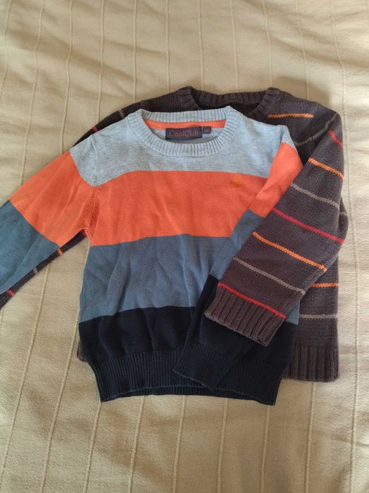 Swetry dziecięce 104