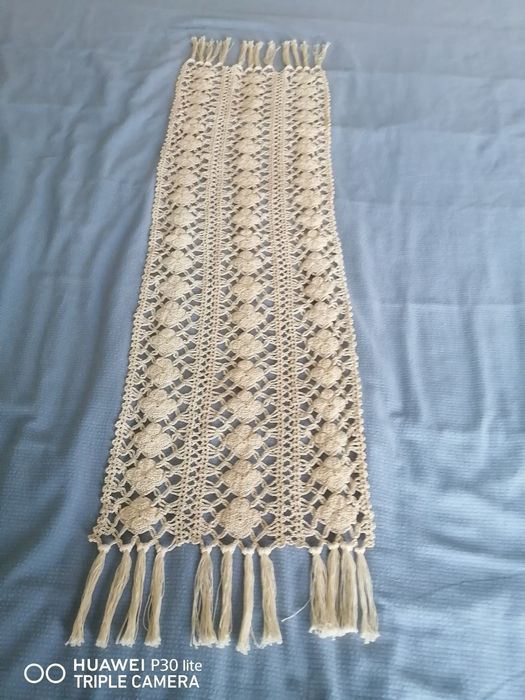 Naperon em renda feito à mão