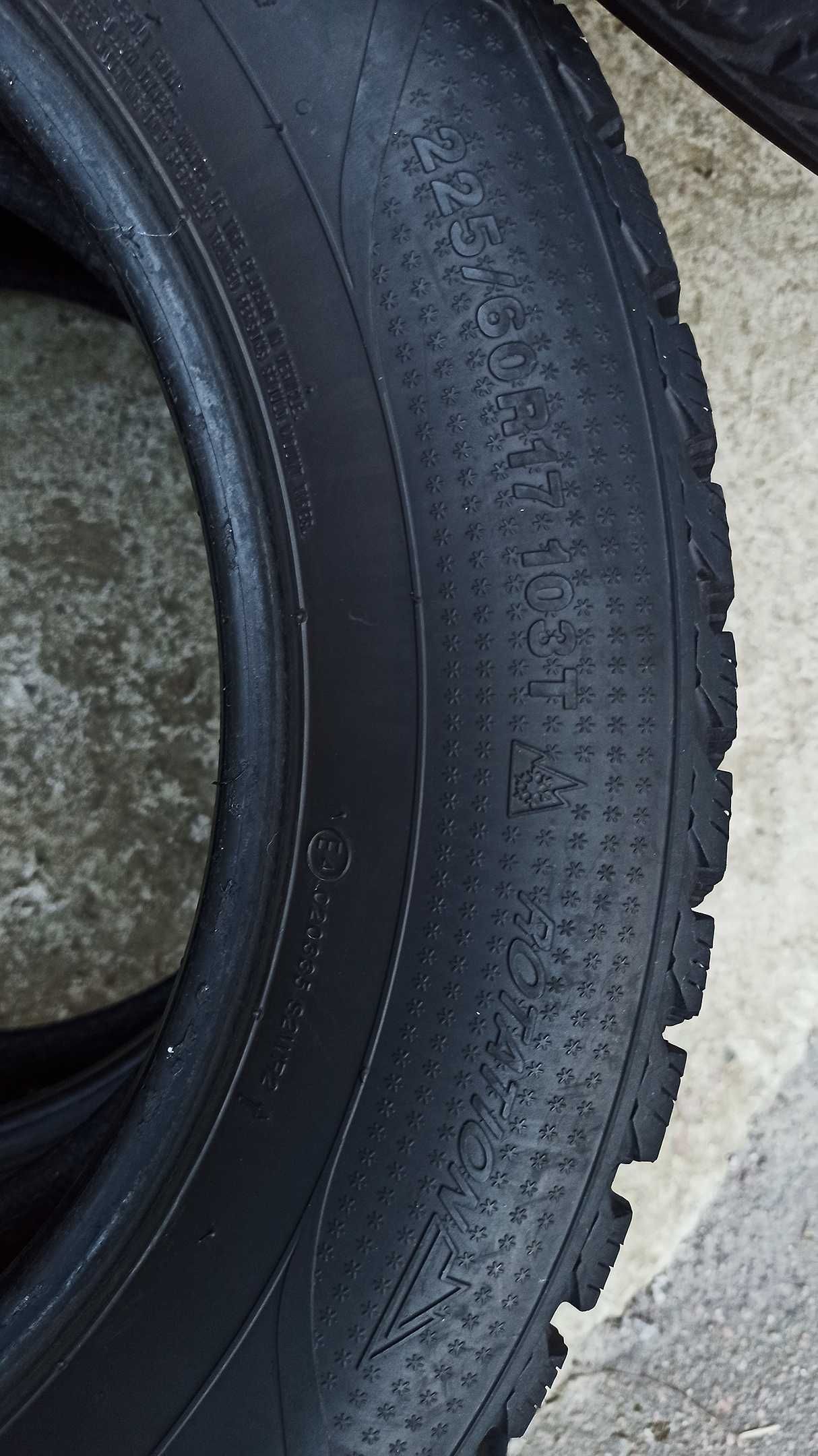 Комплект зимової гуми Kumho I'Zen RV Stud 225/60 R17, шины, резина