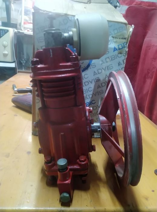 Продам компрессор