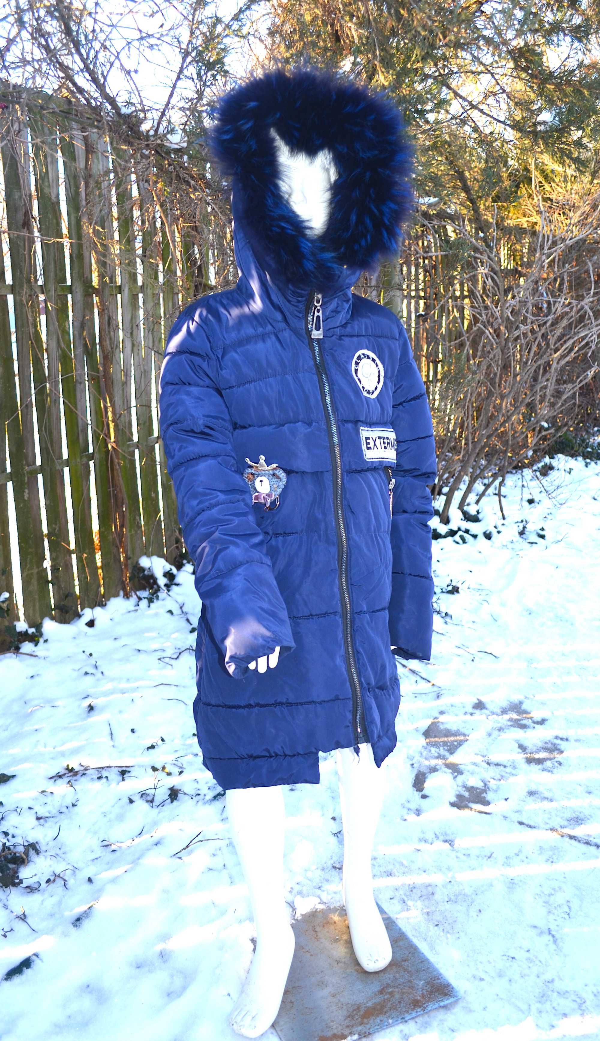 Теплое пальто-куртка для девочки с натуральным мехом енота