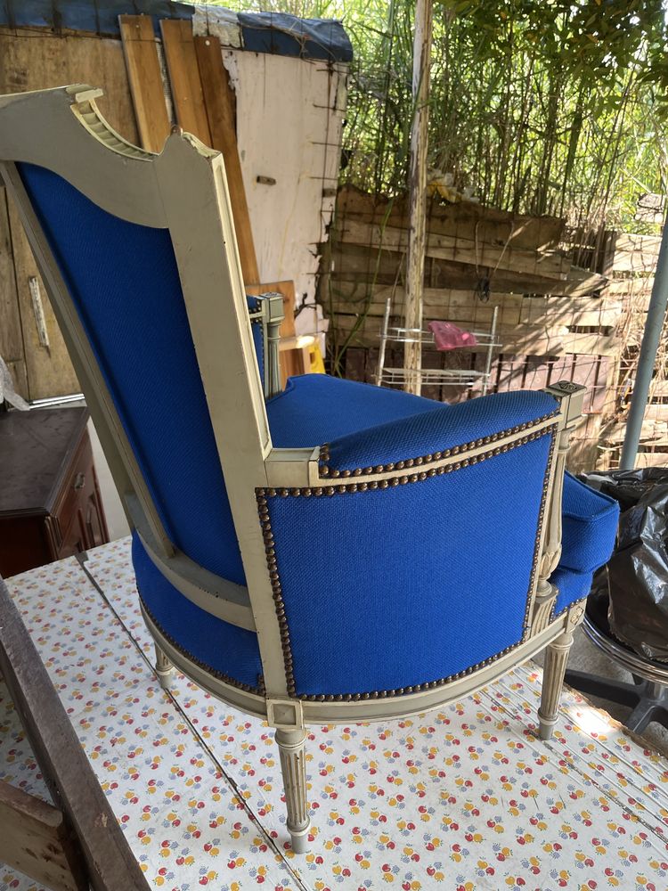 Cadeirão azul vintage