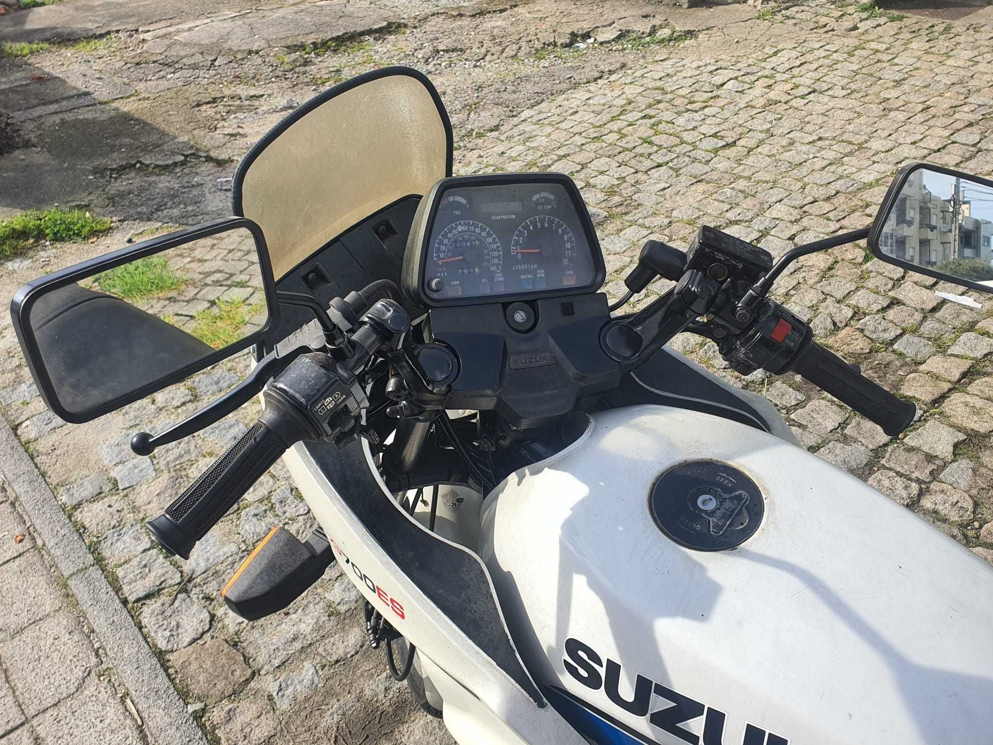 Suzuki GS 700 ES