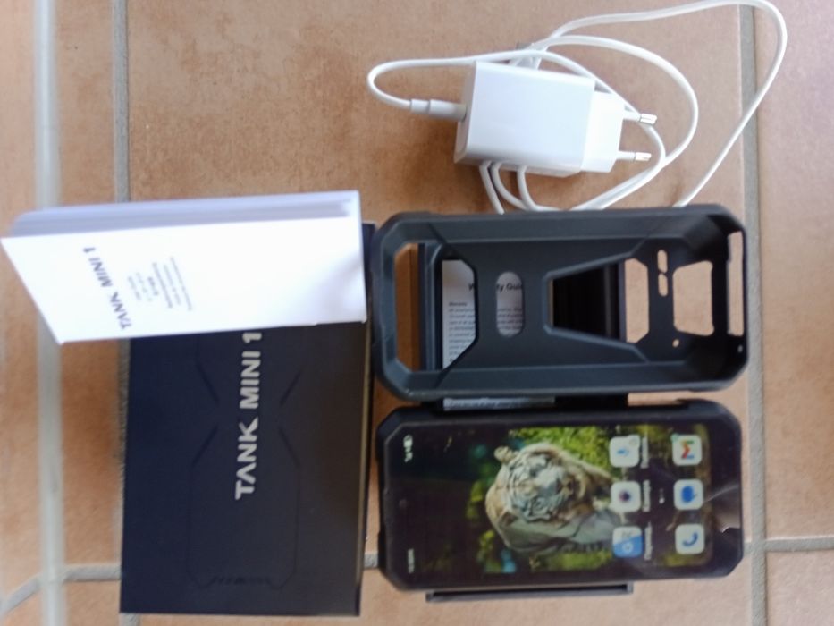 Tank mini 1 смартфон