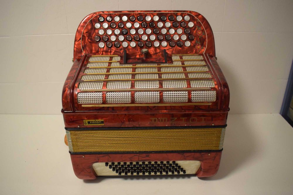 Acordeao Hohner Picolo   2 Voz. N 289