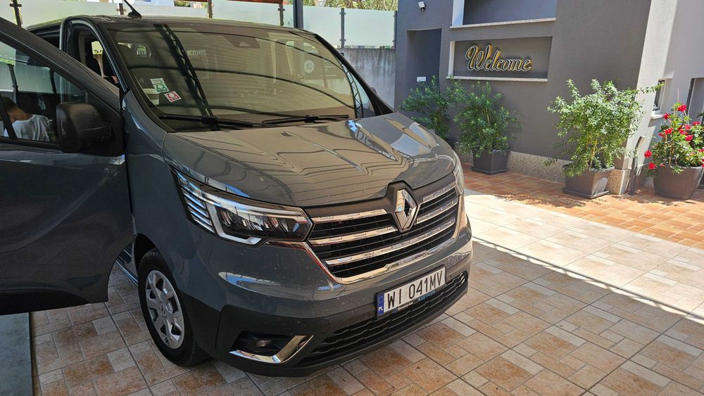 Wynajem BUS 9 Osobowy RENAULT TRAFIC 2023rok Klima Nawigacja Hak