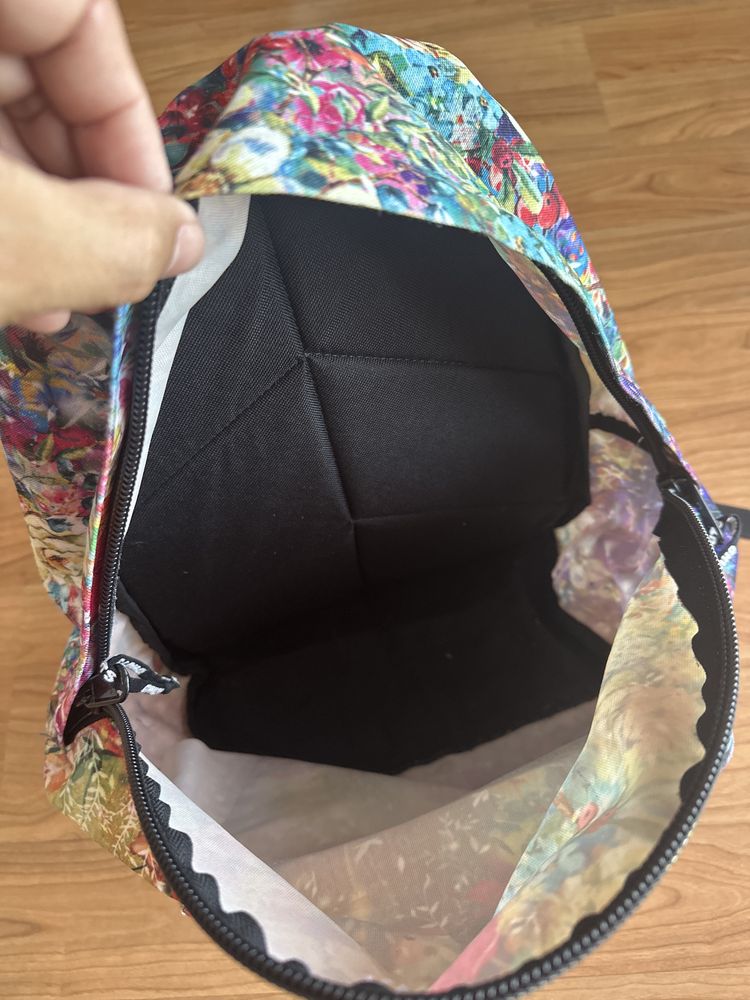 Mochila Ghuts.