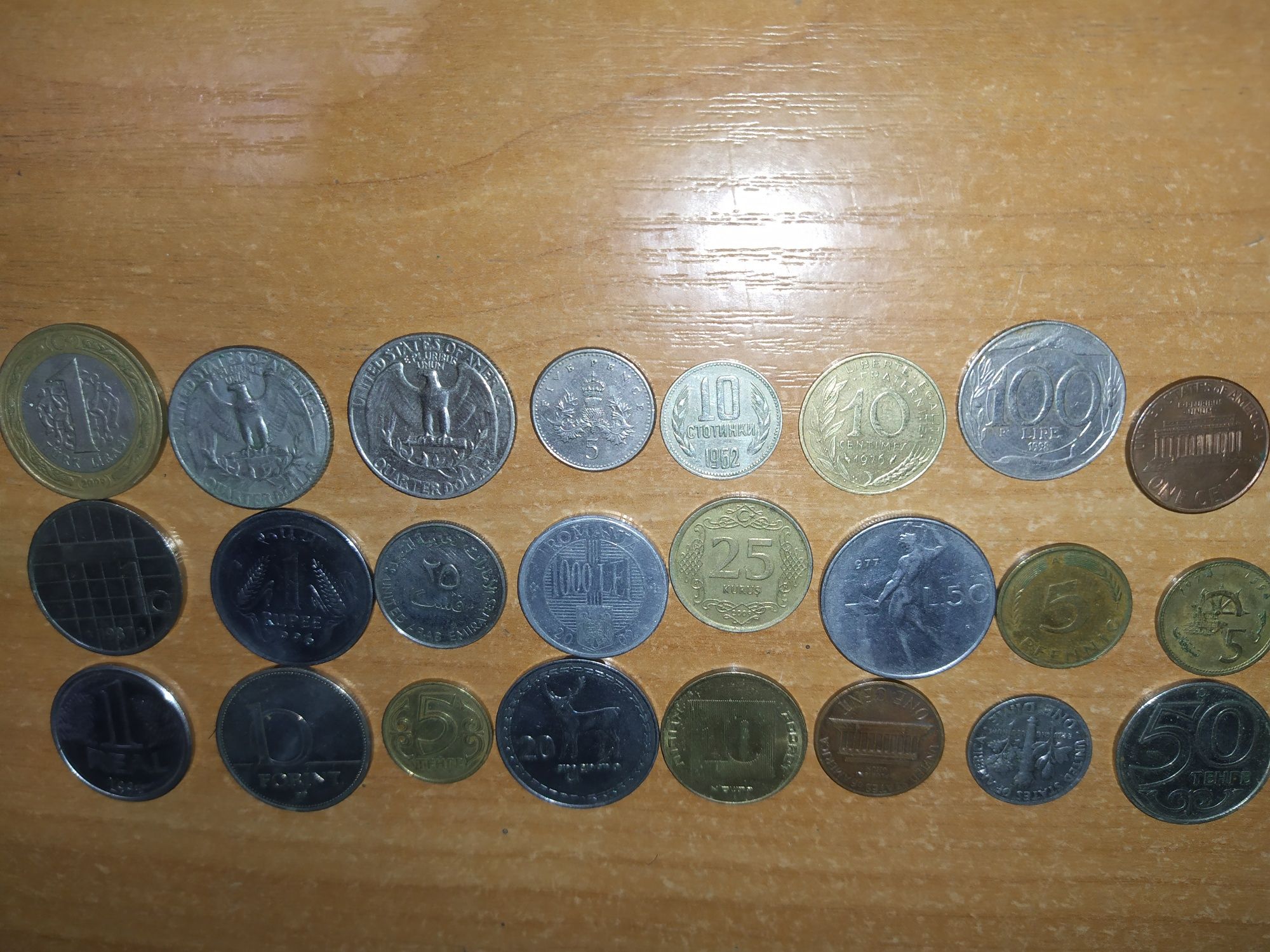Набор монет(одним лотом)+ монеты СССр и другие, цена за всё.