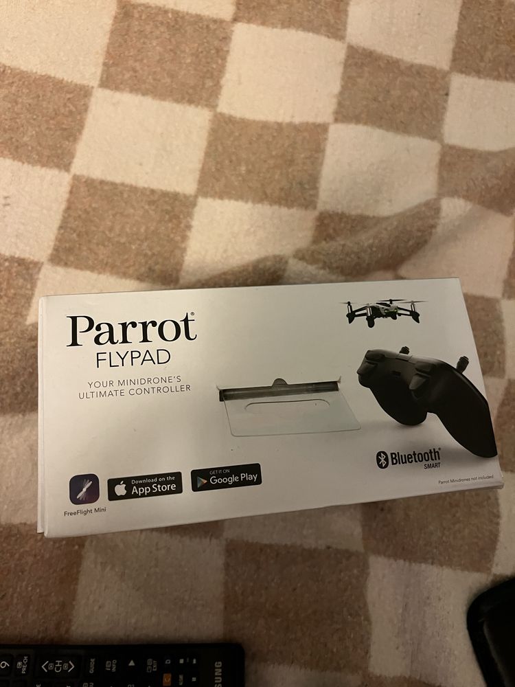 Parrot flypad minidrone. Bluetooth.