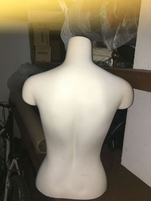 busto femenino em fibra ..manequim  ideal para loja