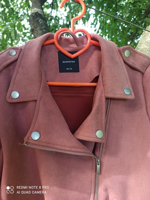 Стильна вітровка для дівчинки