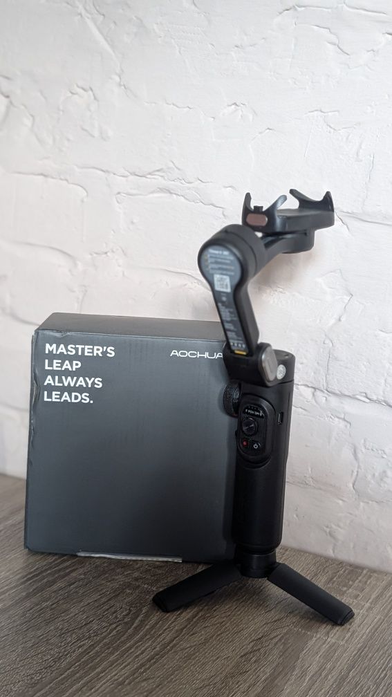 Стабілізатор для смартфона Aochuan Professional Gimbal Stabilizer for