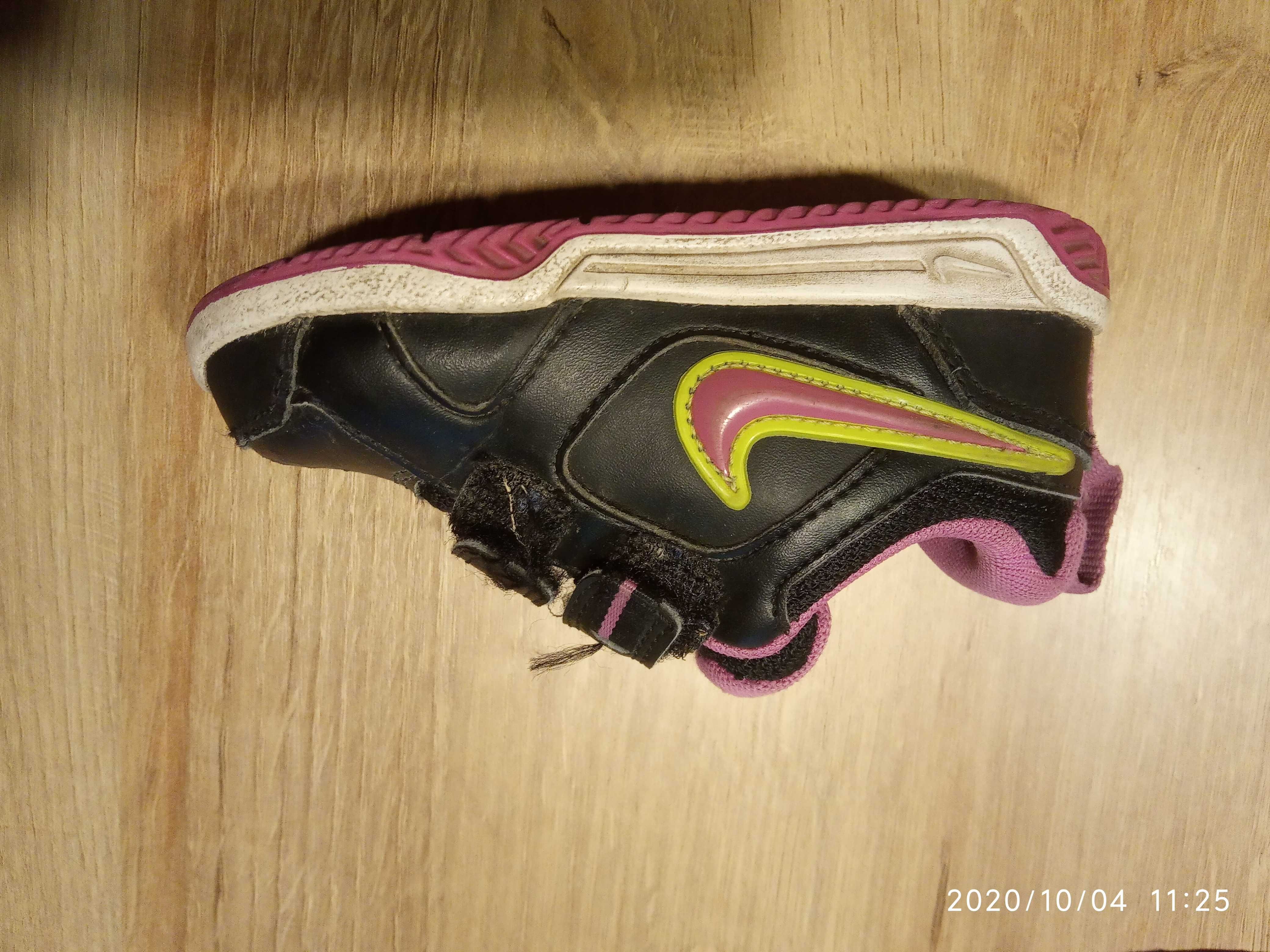 Buty Nike dla dziewczynki  roz.22 ,12 cm