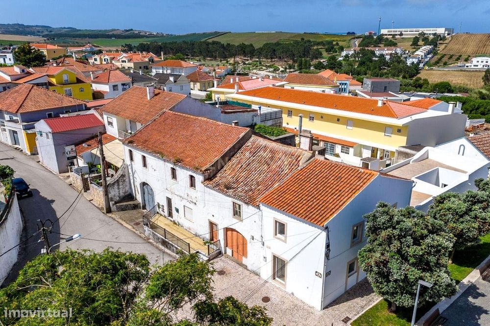 Prédio Habitacional para remodelação - 579m2 - São Pedro da Cadeira -