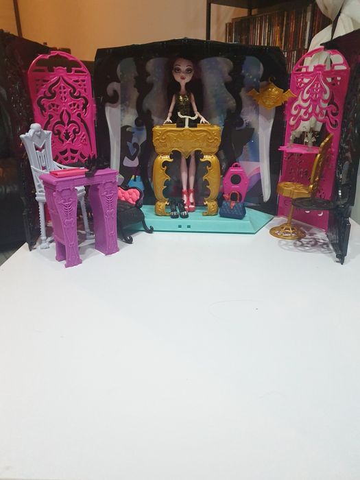 klub muzyczny Monster High