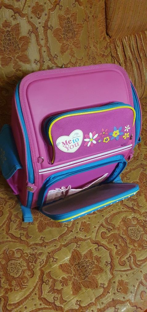 Рюкзак для дівчини. 1-3 клас