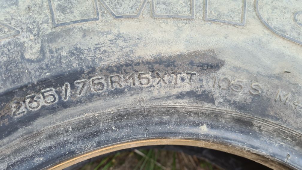 Opona michelin 4x4 a/t 235/75/15