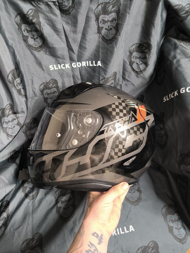 HJC RPHA 11 Carbon