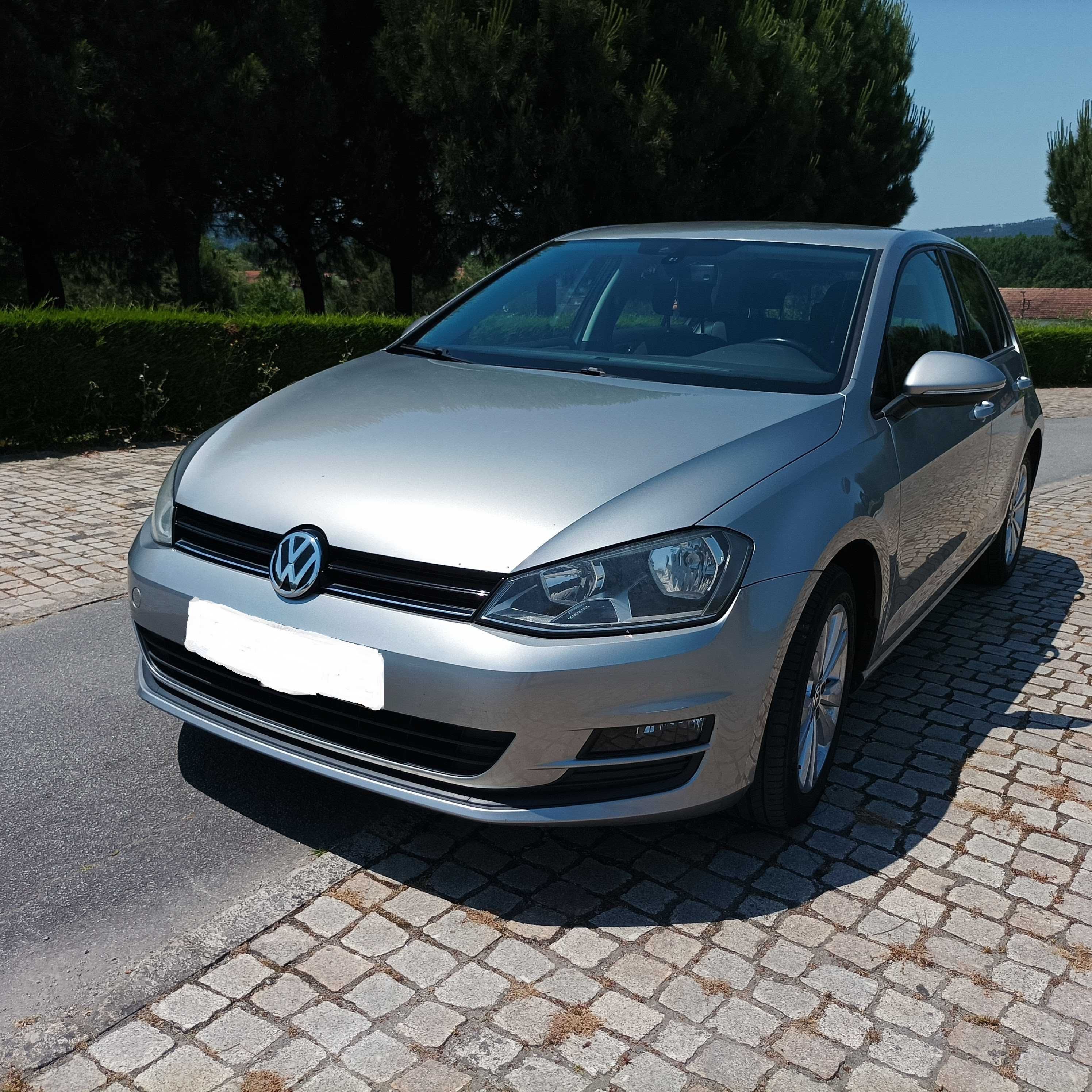 VOLKSWAGEN GOLF CONFORTLINE 1.6 TDi DGS - Maio/2014-Não Aceito Trocas