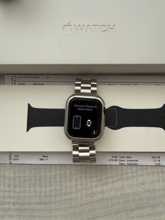 Apple Watch Series 7 versão GPS + Cellular - 45mm