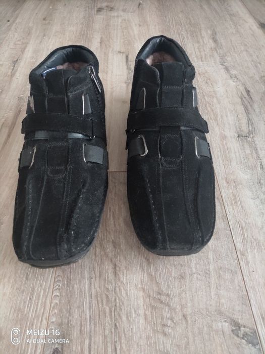 Продам мужские зимние ботинки новые 41р.Замш!