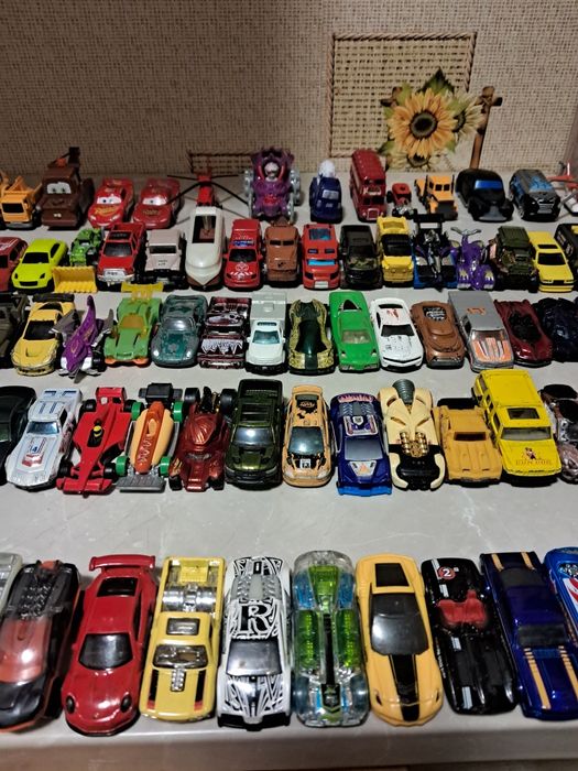 Машинки Hot Wheels Matchbox Majorette  Disney  Игрушки