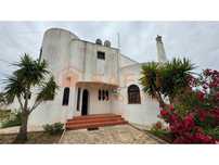 Charmosa casa com grande terreno em Paderne, Algarve