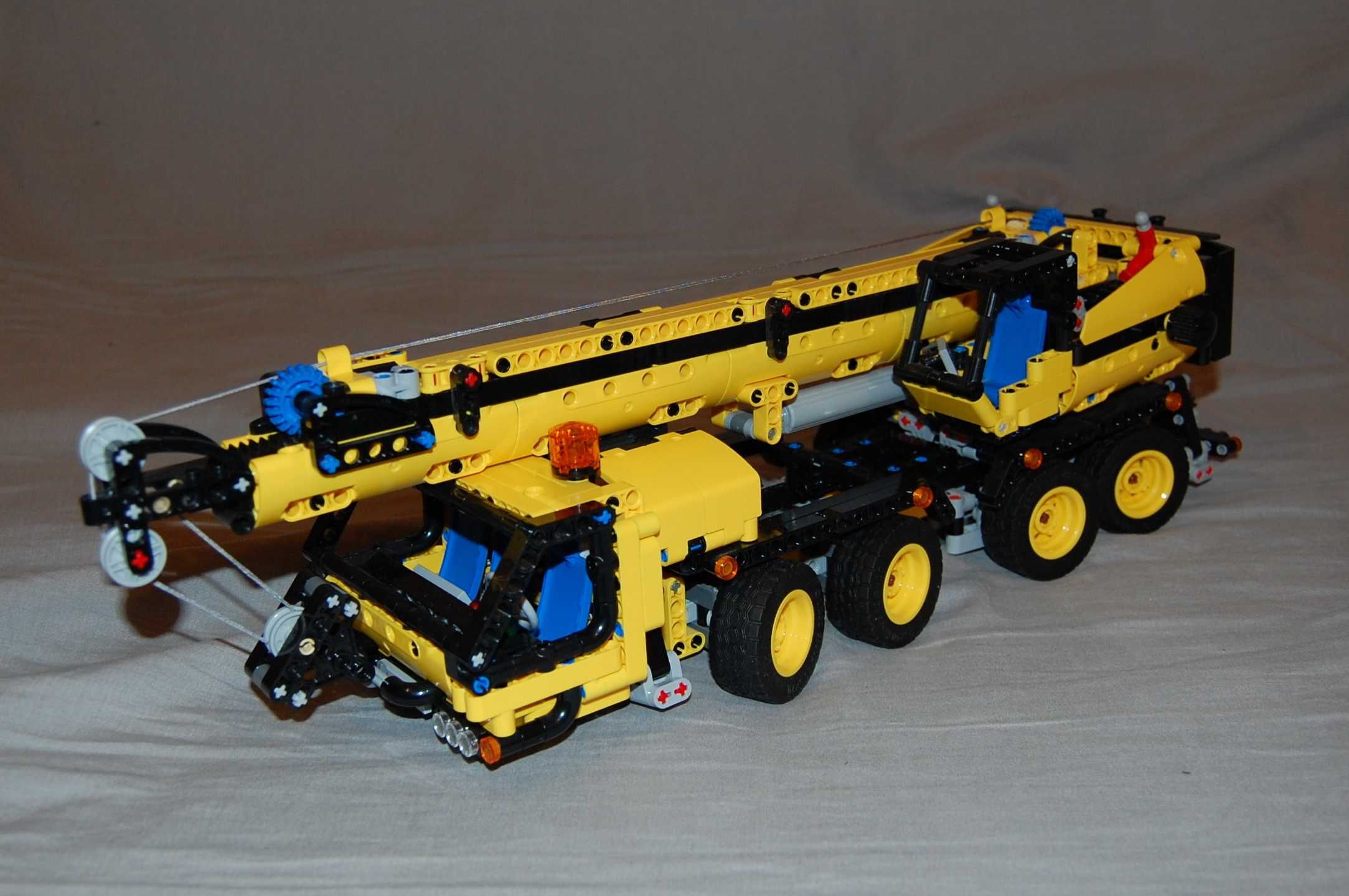 LEGO Technic Żuraw samochodowy 42108 - NOWE NAKLEJKI
