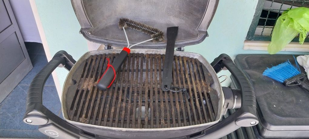 Grelhador elétrico Weber COM suporte/carrinho
