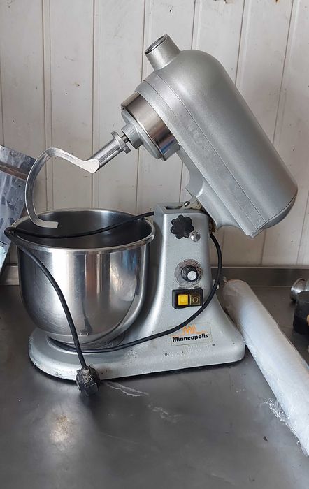 Міксер настільний планетарний Sirman PLUTONE LT 7 тістоміс