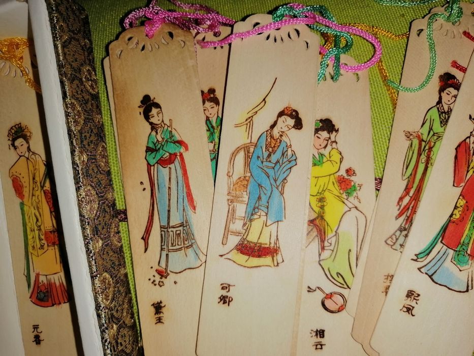 Caixa chinesa com marcadores pintados/escritos à mão, Colecção