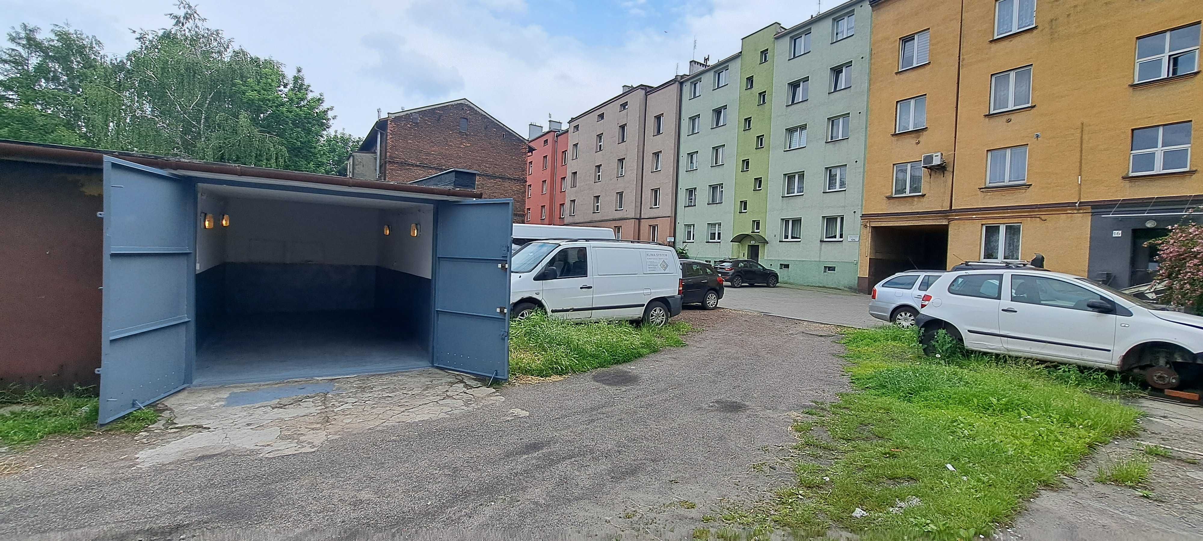 Garaż Krasińskiego 14 Po remoncie z Księgą Wieczystą i prądem.