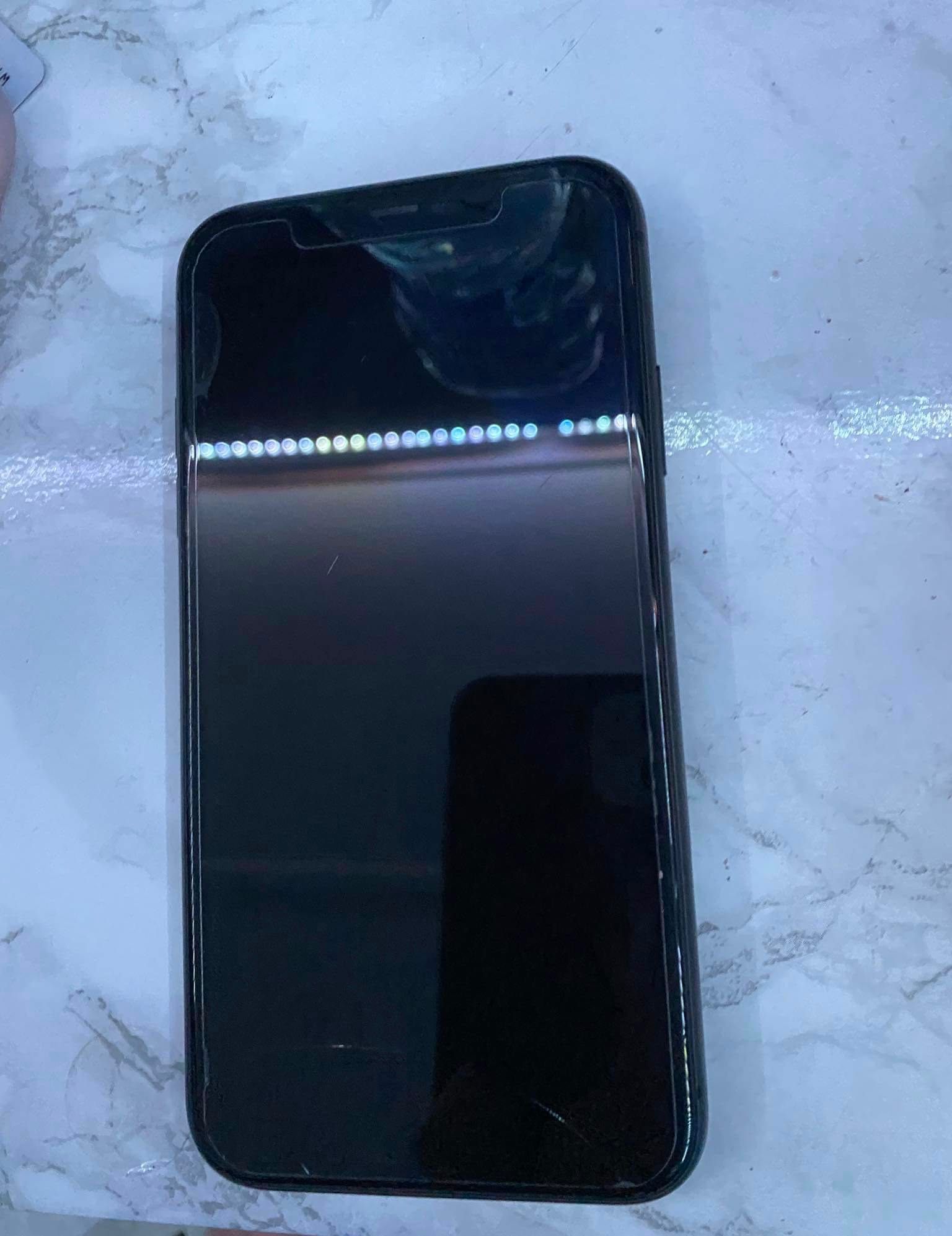 Iphone 11 w bardzo dobrym stanie