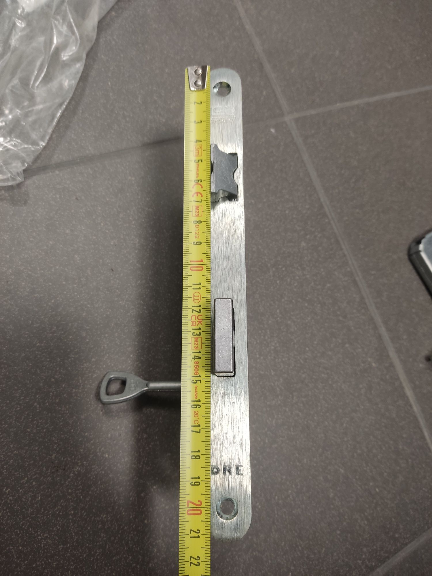 Zamek do drzwi DRE LOB ASSA Abloy srebrny wpuszczany prawy