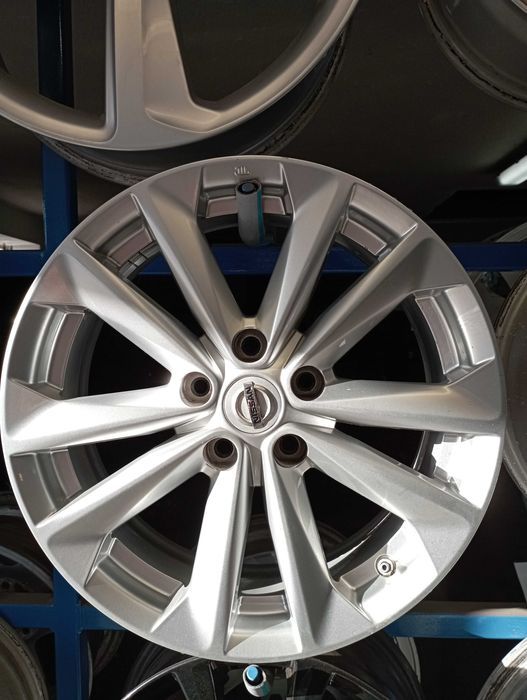 Felgi aluminiowe 17 Nissan 5x114.3 Oryginał