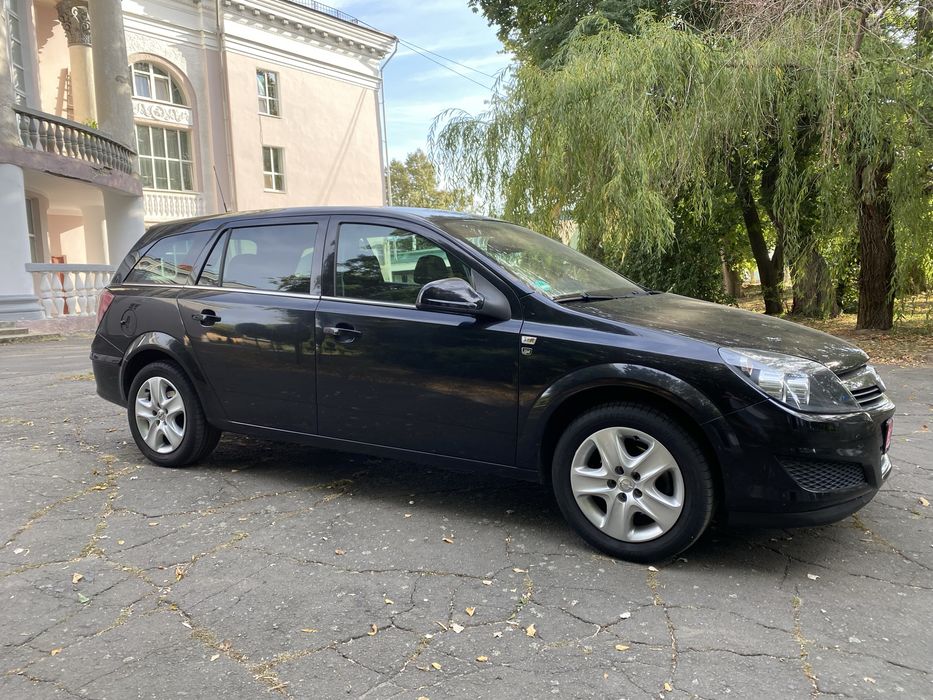 Продам OPEL ASTRA H 2010 рік