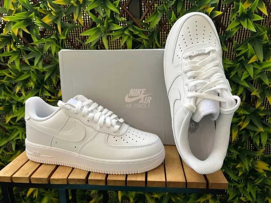 Nike Air Force 1 Low '07 White r. 41