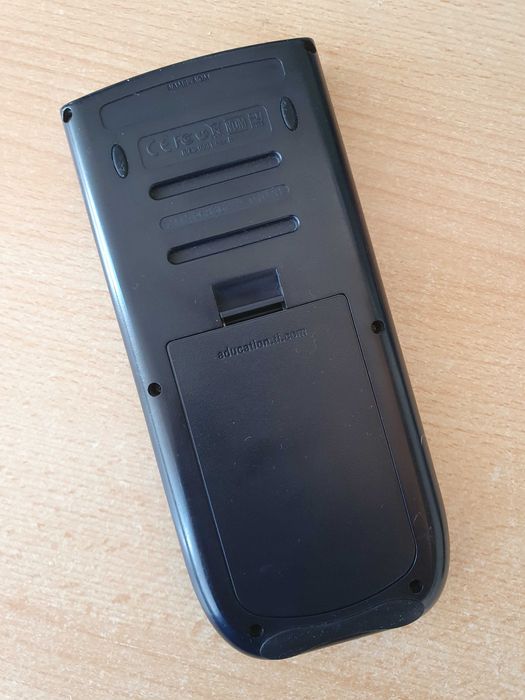Calculadora gráfica Texas TI-84 Plus c/ Pilhas