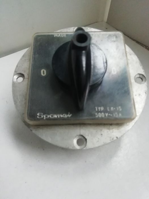 przełącznik 2 biegunowy na 220V - 230