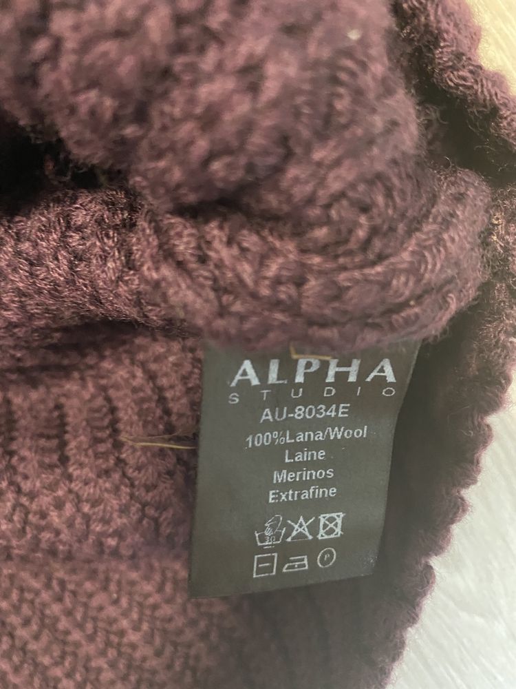 Продам мужской шерстяной свитер Alpha. Размер 50