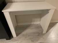 Białe biurko bez szuflady