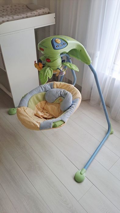 Заколисуючий центр, гойдалка Fisher Price