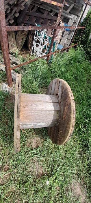 Mała szpula po kablach drewniana