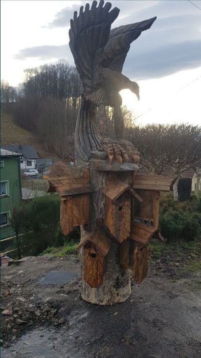 Budka lęgowa rzezbiona