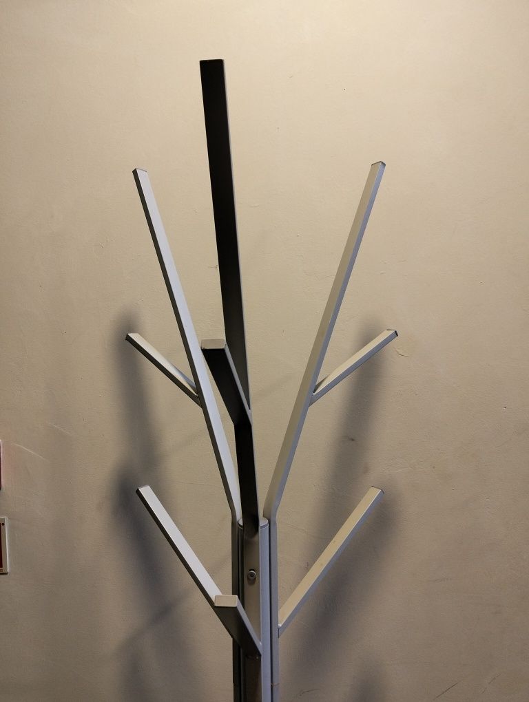 Cabide de pé cinzento