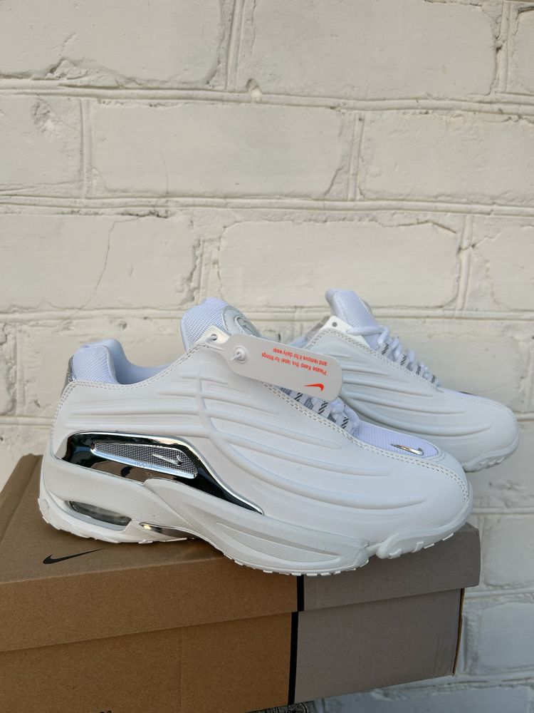 Nike hot step air terra triple white x nocta 2